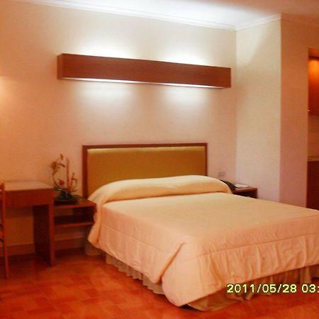 Taft Tower Hotel Manila Exterior foto
